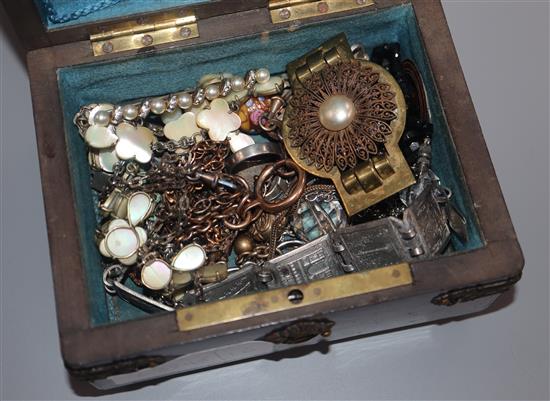 A birds eye maple box, containing assorted mainly costume jewellery, including brooches, necklace etc.